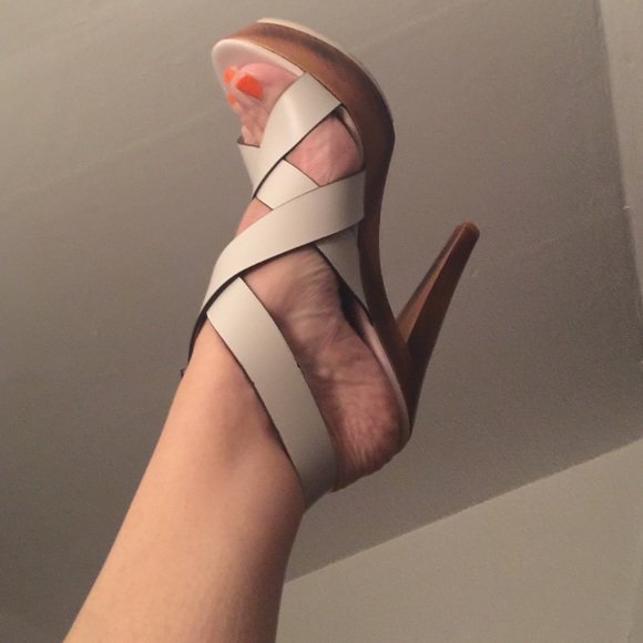 GUCCI PLATFORM WRAPS BRAND NEW - Picture 2 of 10